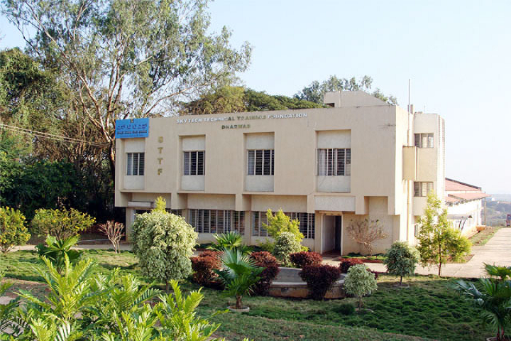 https://cache.careers360.mobi/media/colleges/social-media/media-gallery/28025/2020/1/1/Campus View of Sri CB Yeligar Polytechnic Dharwad_Campus-View.png